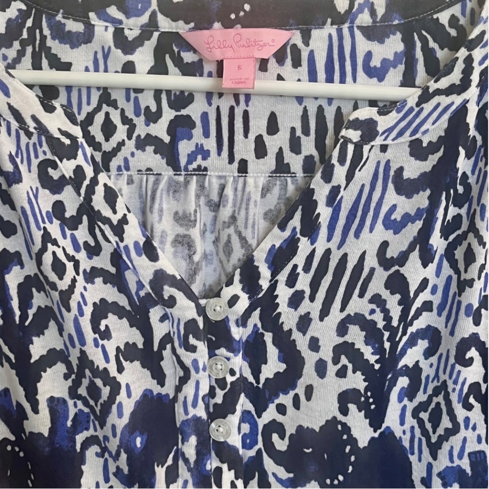 Lilly Pulitzer Lilias Tunic Top Tons of Fun Elephant Ikat Print Size Small Navy - Picture 3 of 7